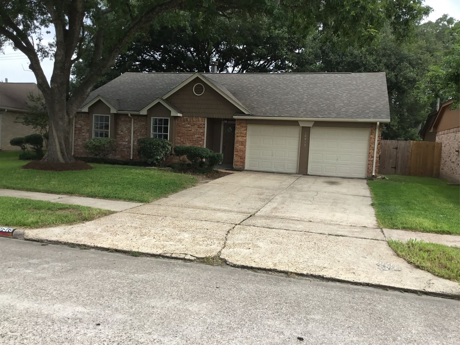 Real estate property located at 10915 Collingswood, Harris, Fairmont Park East Sec 02, La Porte, TX, US