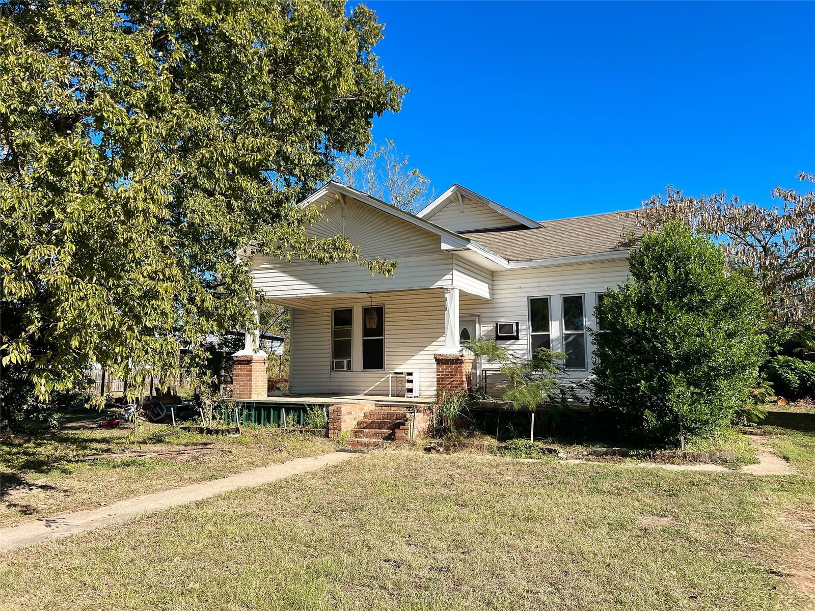 Real estate property located at 310 and 318 Robinson, Leon, na, Jewett, TX, US