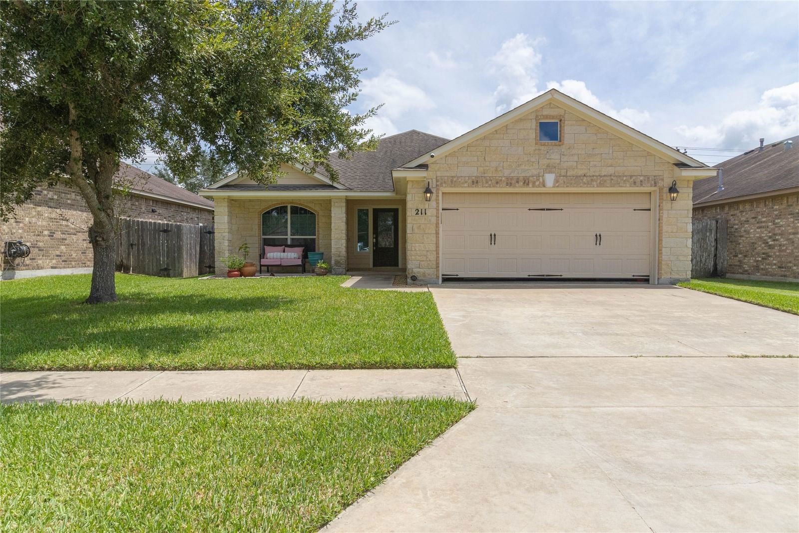 Real estate property located at 211 Terravista, Victoria, Terra Vista Sub, Victoria, TX, US