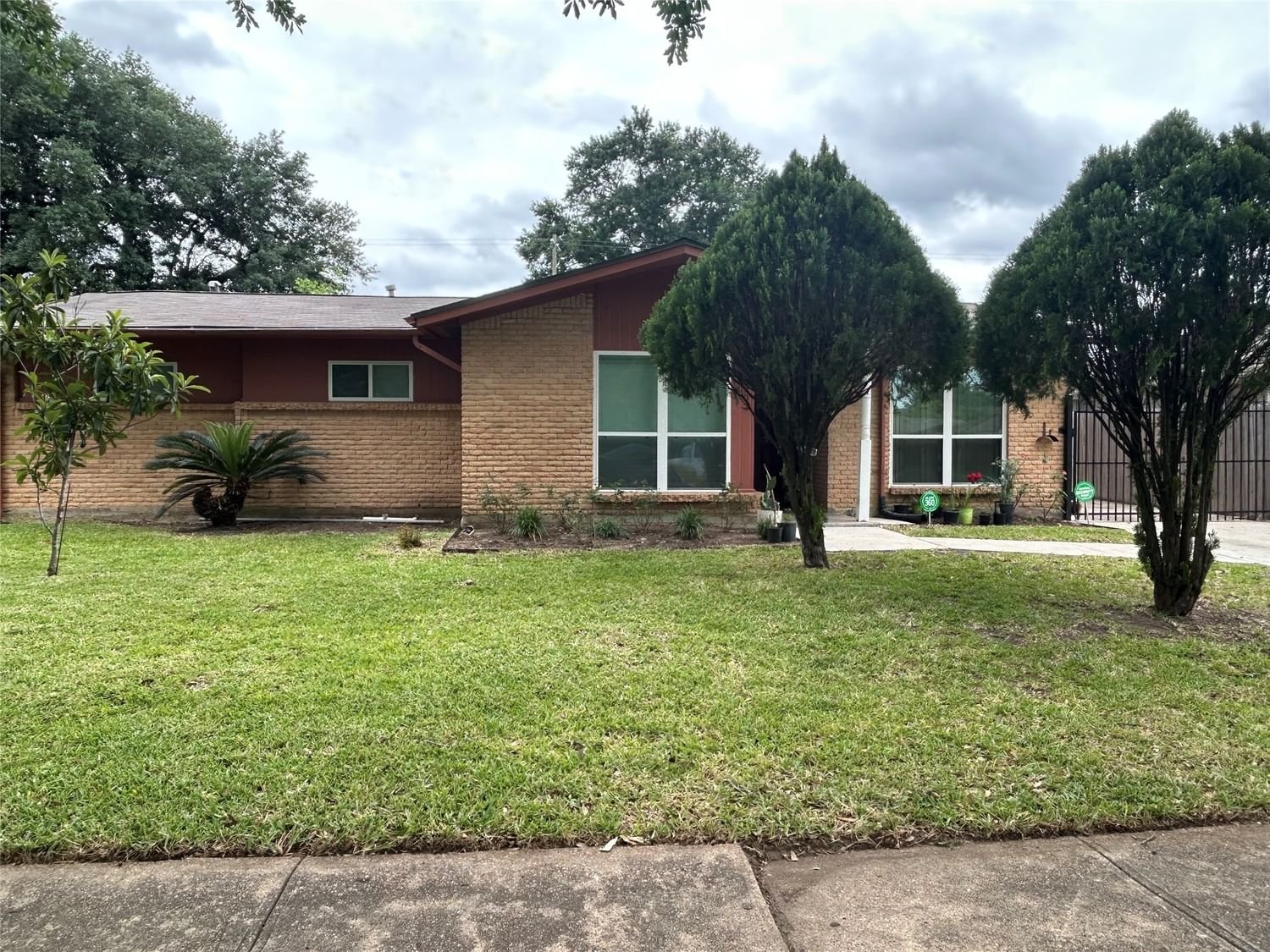 Real estate property located at 8202 Glenscott, Harris, Meadowbrook Fwy, Houston, TX, US