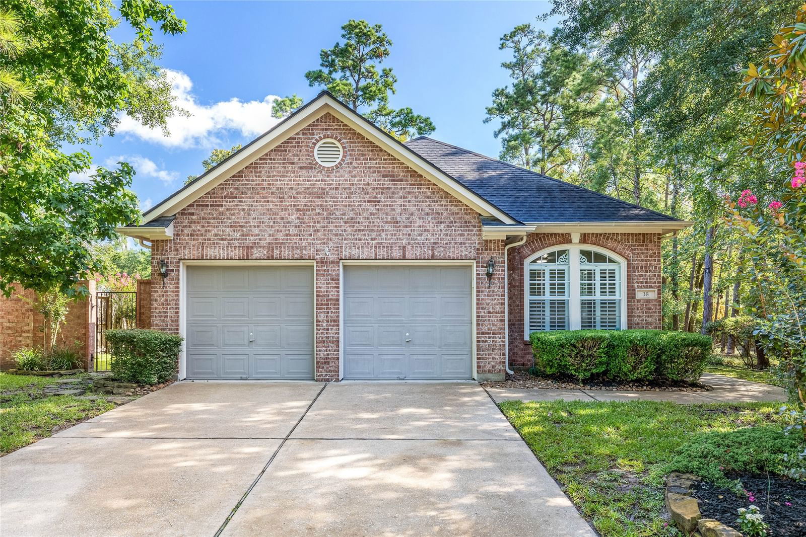 Real estate property located at 38 Sienna, Montgomery, Wdlnds Village Alden Br 31, The Woodlands, TX, US