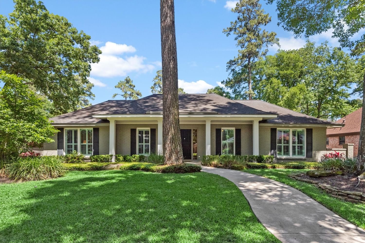 Real estate property located at 2219 Tangle Lake, Harris, Trailwood Village, Kingwood, TX, US