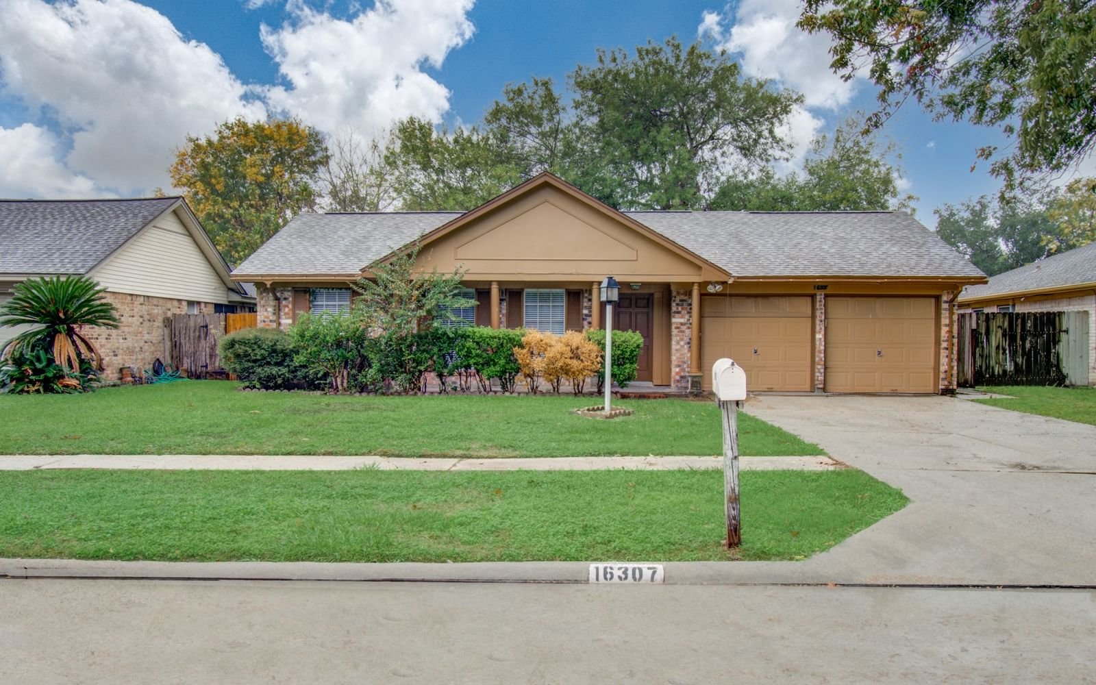 Real estate property located at 16307 Deer Lick, Harris, North Forest Sec 03, Houston, TX, US
