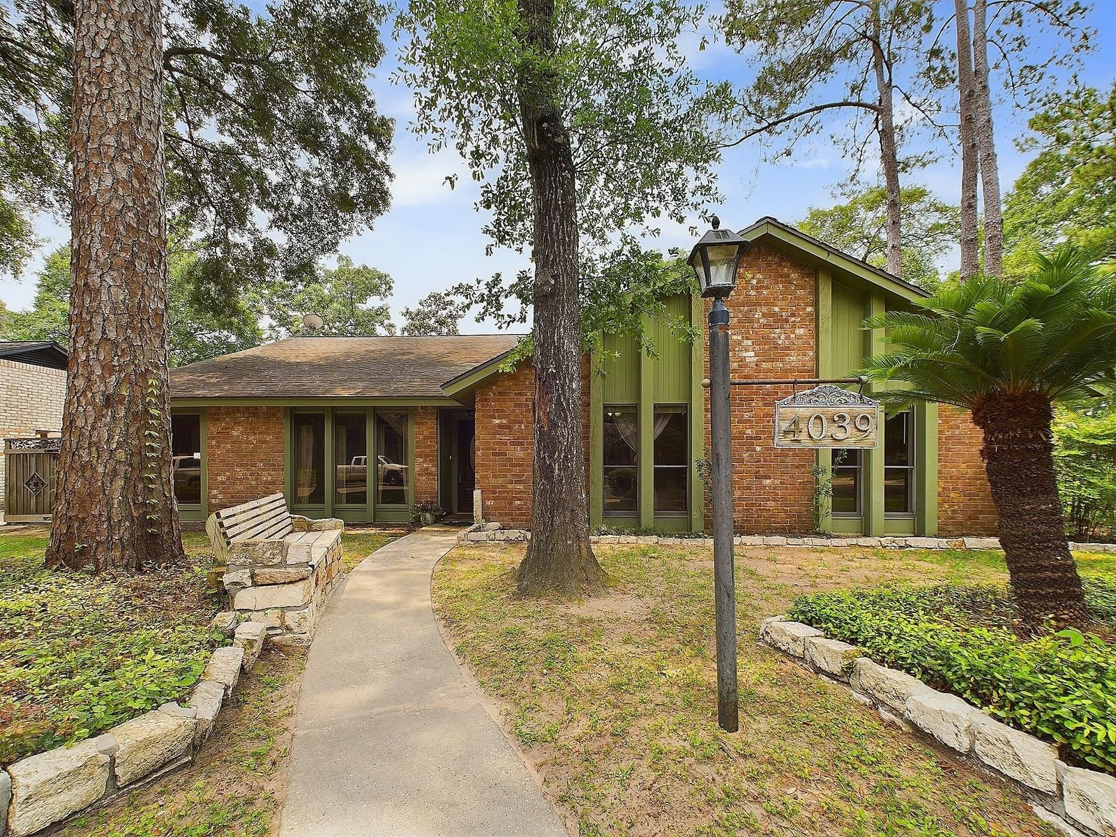 Real estate property located at 4039 Cedar Forest, Harris, Elm Grove Village Sec 01, Kingwood, TX, US