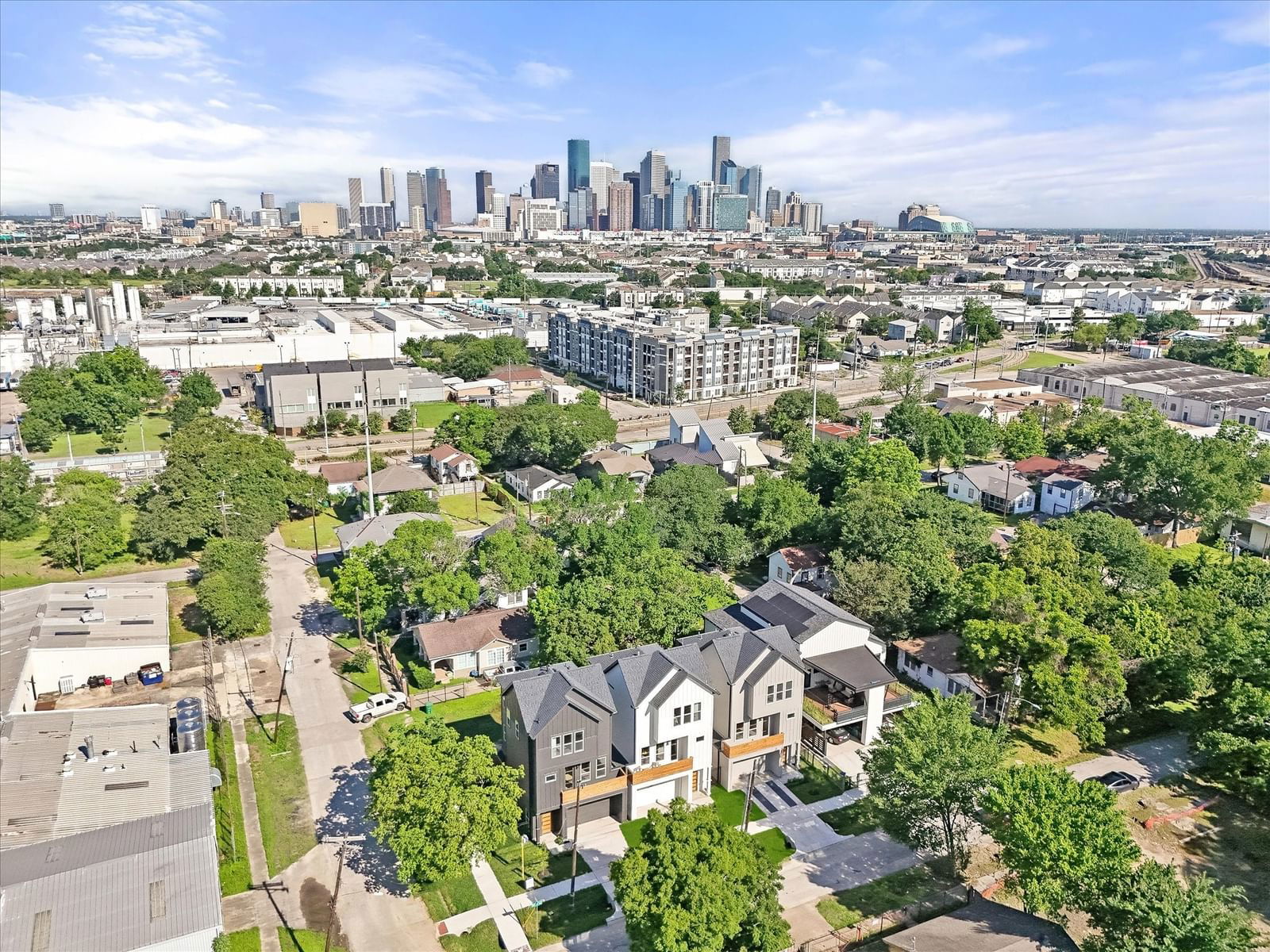 Real estate property located at 1428 Miller Street, Harris, SKYLINE HOMES AT BELL, Houston, TX, US