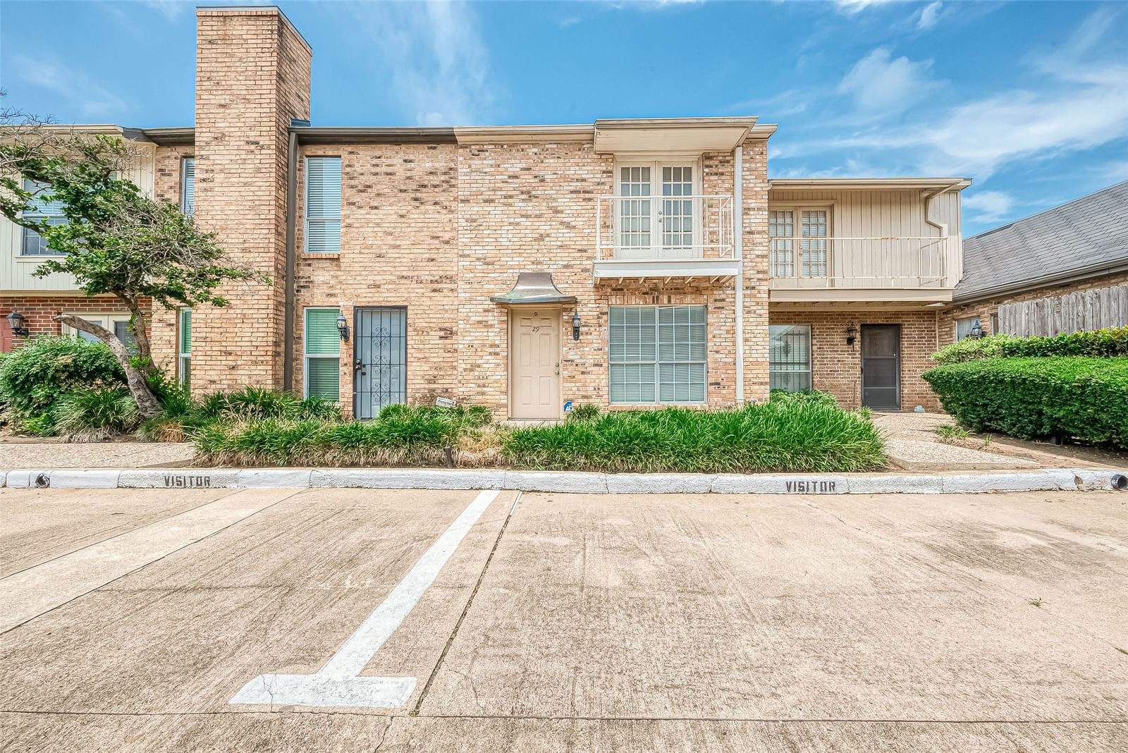 Real estate property located at 6111 Beverly Hill #29, Harris, Beverly Village Th Condo Apts, Houston, TX, US