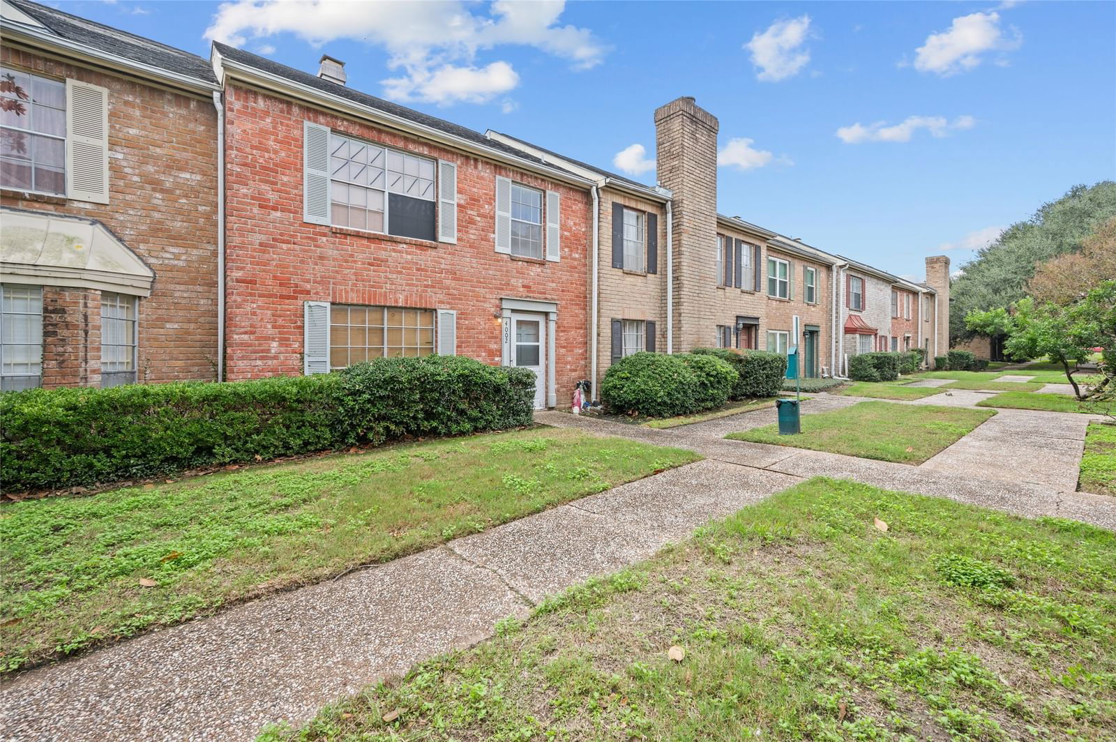 Real estate property located at 4002 Belle Park #4002, Harris, Belle Park T/H Ph 05, Houston, TX, US