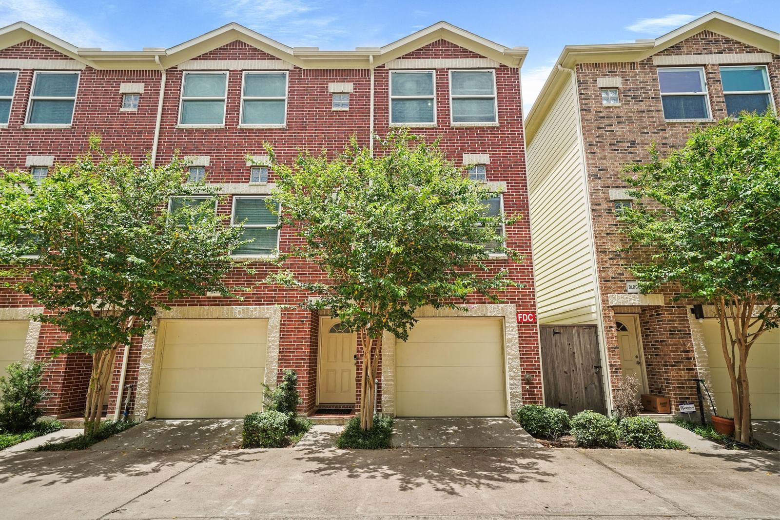 Real estate property located at 8705 Bryam #104, Harris, Hobby Airport Villas, Houston, TX, US