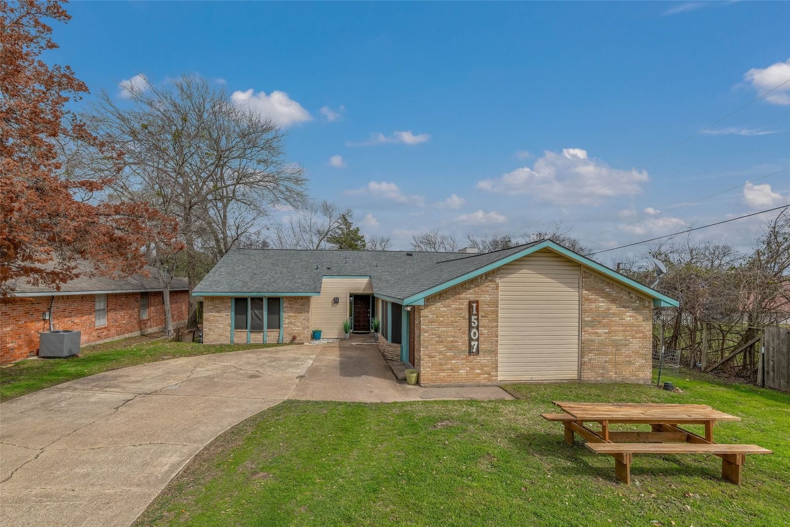 Real estate property located at 1507 Medina, Brazos, West Knoll Ph 3, College Station, TX, US