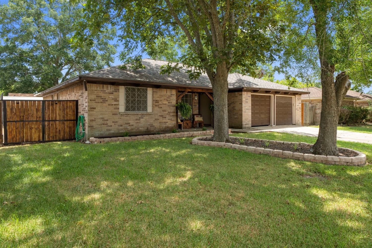 Real estate property located at 1303 Packsaddle, Harris, Chaparral Village Sec 04, Baytown, TX, US