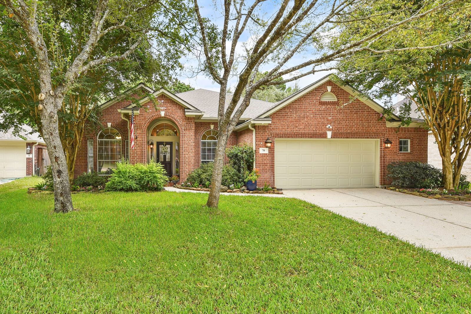 Real estate property located at 70 Whistlers Bend, Montgomery, Wdlnds Village Alden Br 81, The Woodlands, TX, US