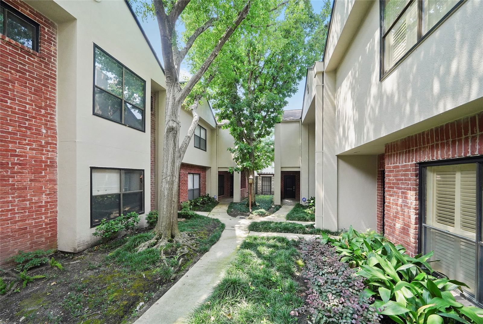 Real estate property located at 2454 Bering #2454, Harris, Bering Drive Condo, Houston, TX, US