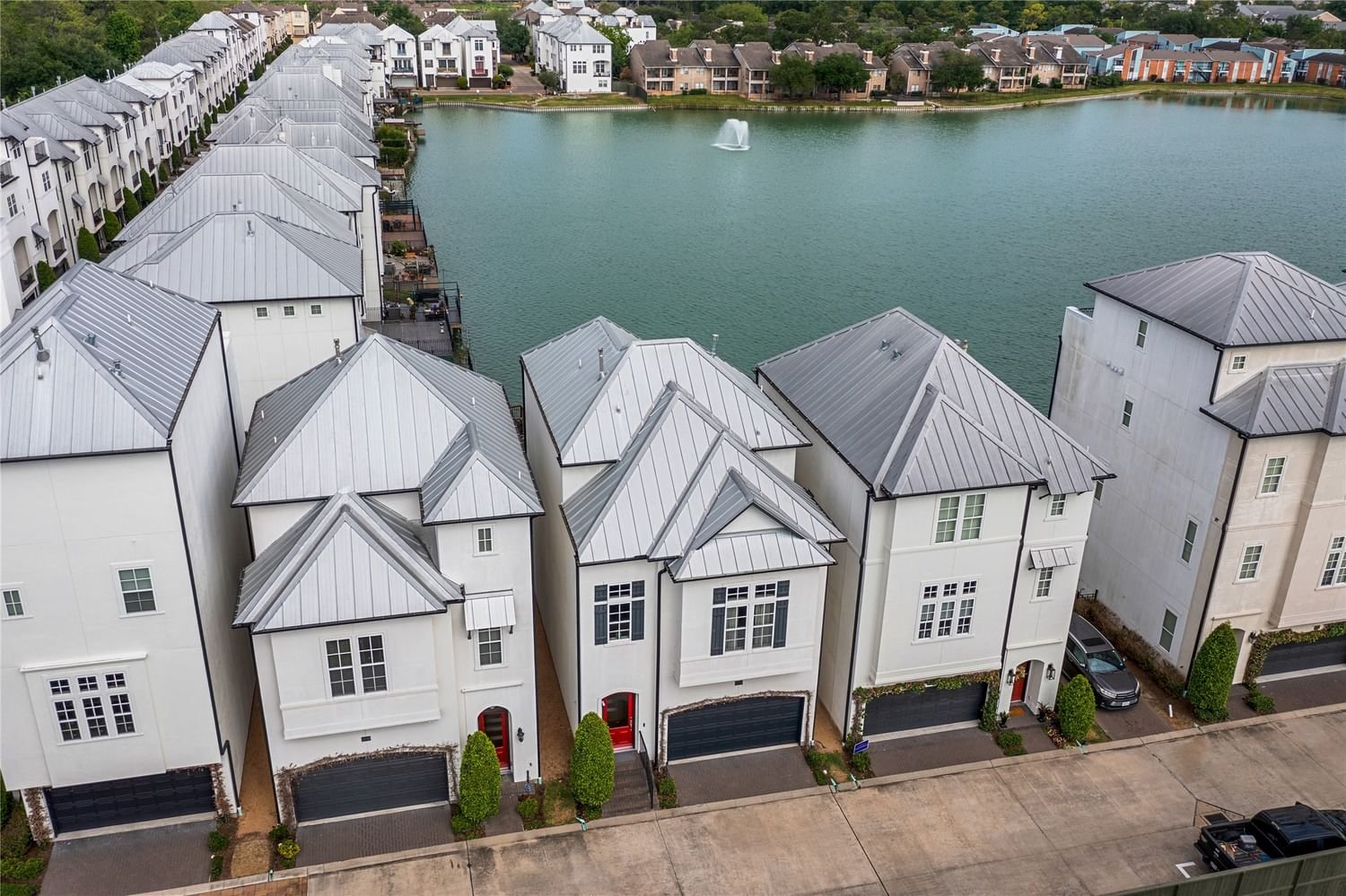 Real estate property located at 2234 Lakeshore Edge, Harris, Hilshire Lakes, Houston, TX, US