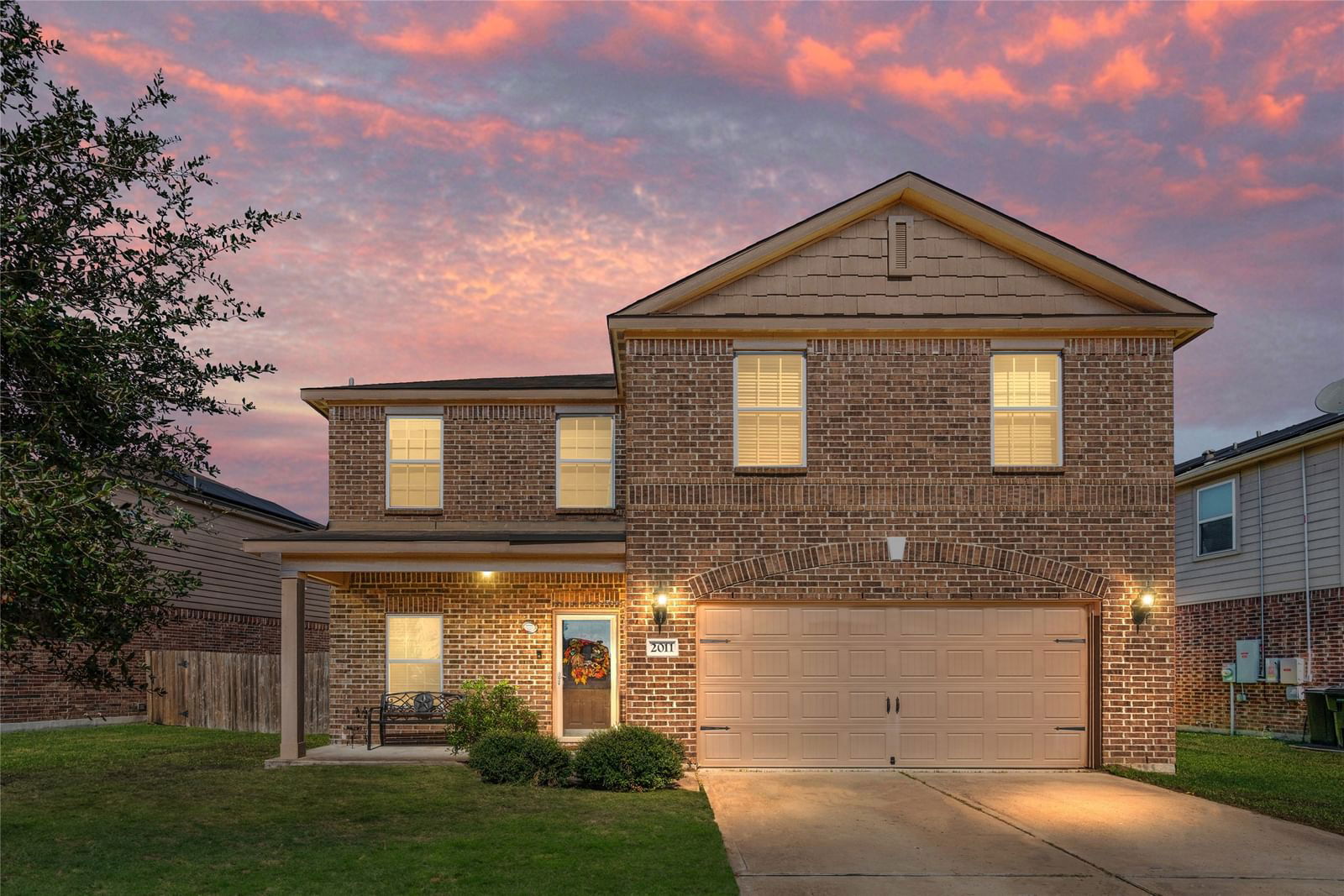 Real estate property located at 2011 Beach Bluff, Fort Bend, The Trails At Seabourne Parke, Rosenberg, TX, US