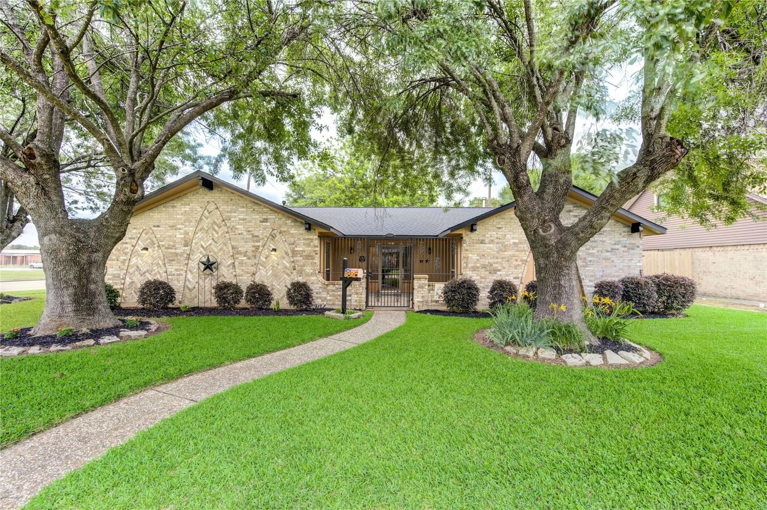 Real estate property located at 3001 Village, Harris, Pequeno Village, Deer Park, TX, US