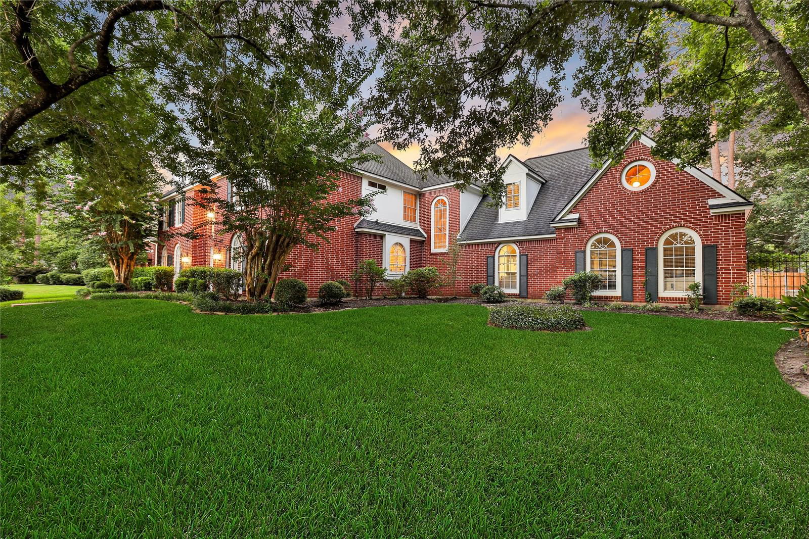 Real estate property located at 2206 Hickory Park, Harris, Kings Point The Landing, Kingwood, TX, US