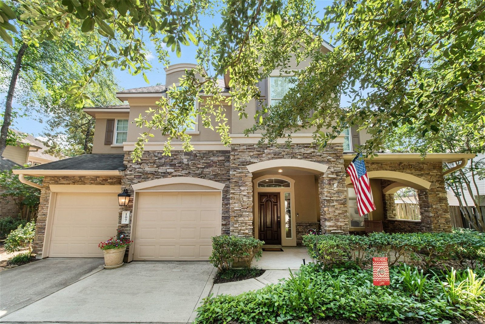 Real estate property located at 107 Longsford, Montgomery, The Woodlands, TX, US