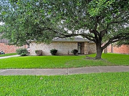 Real estate property located at 12202 Creekhurst, Harris, Huntington Village, Houston, TX, US