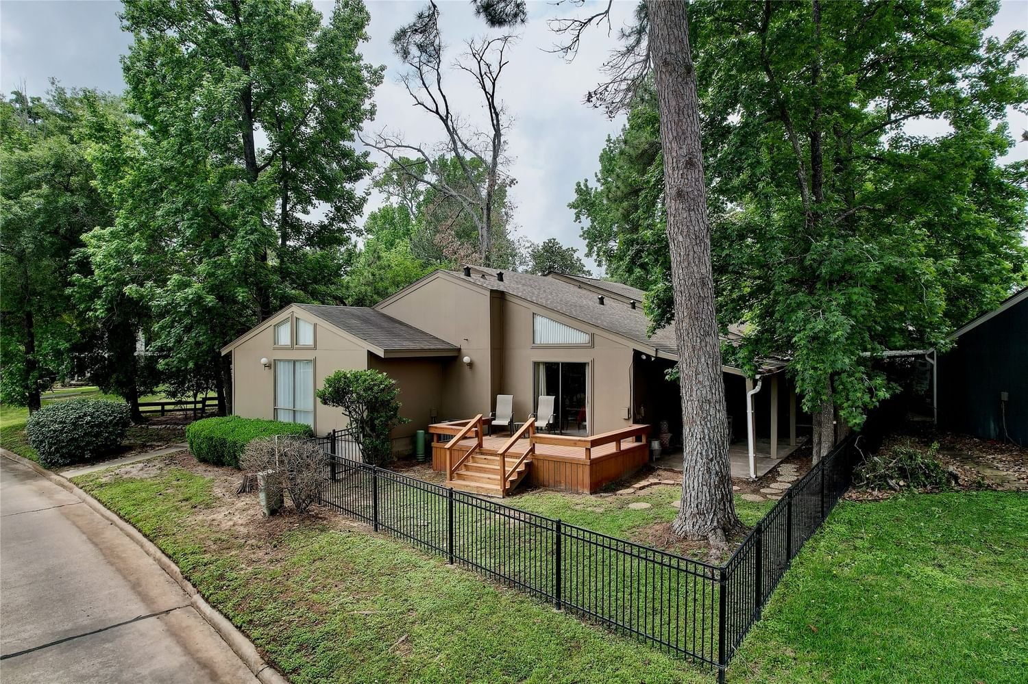 Real estate property located at 57 April, Montgomery, April Sound, Conroe, TX, US