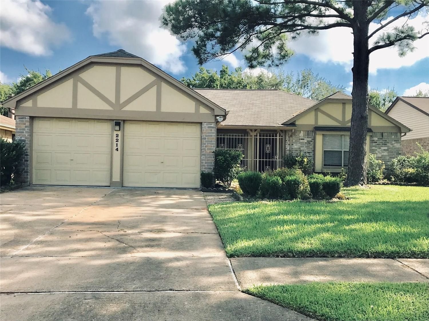Real estate property located at 2214 Ferrisburg, Fort Bend, Barrington Place, Sugar Land, TX, US