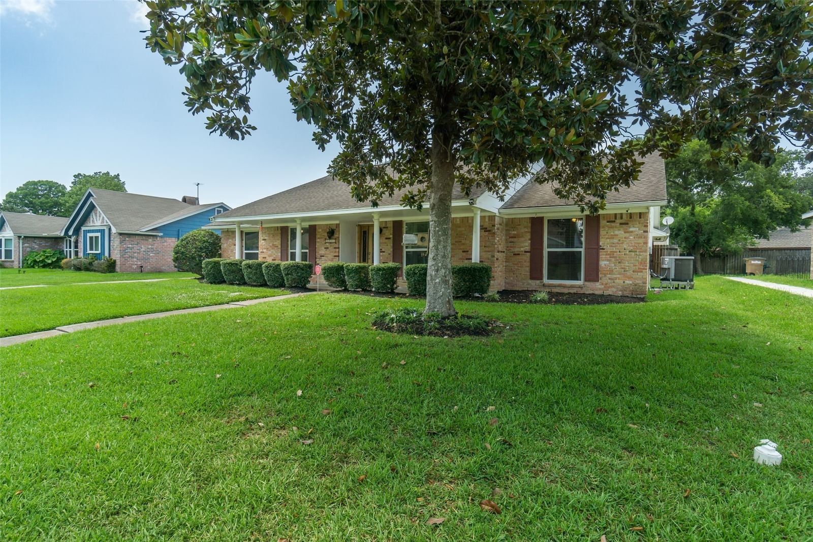Real estate property located at 4911 Live Oak, Galveston, Bayou Chantilly, Dickinson, TX, US