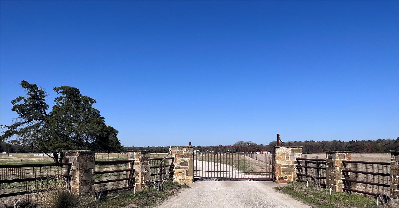 Real estate property located at 630 County Rd 2110, Navarro, Corsicana, TX, US