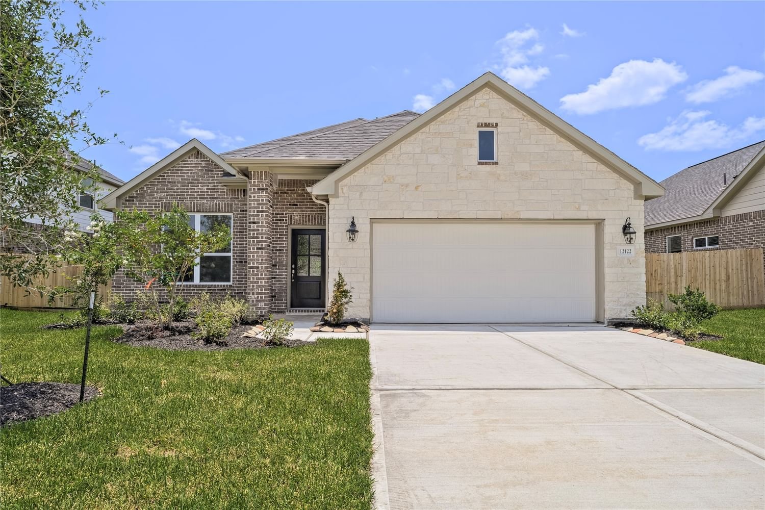 Real estate property located at 12122 Champions Forest, Chambers, Mont Belvieu, TX, US