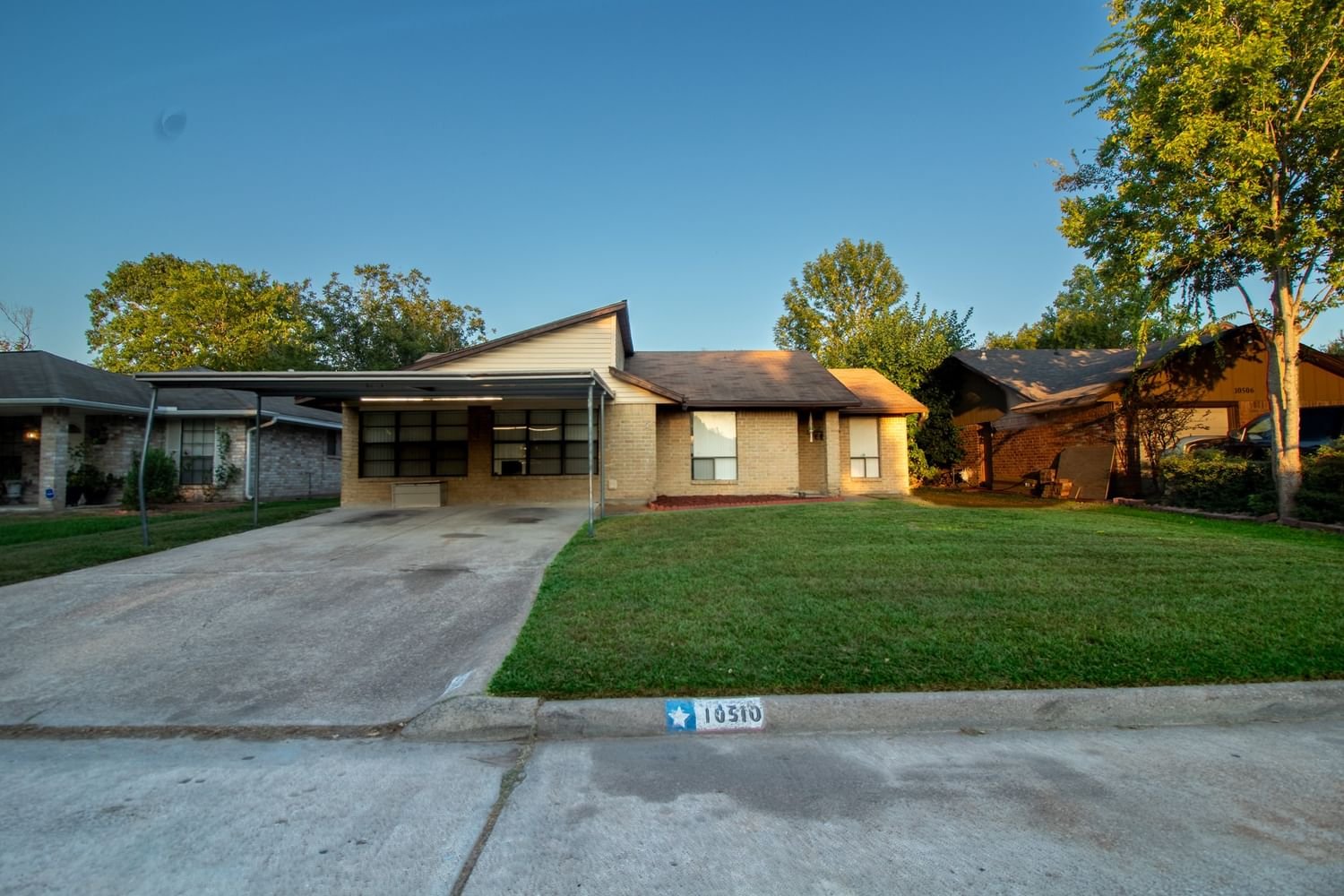 Real estate property located at 10510 Keeneland, Harris, Fallbrook Sec 03, Houston, TX, US