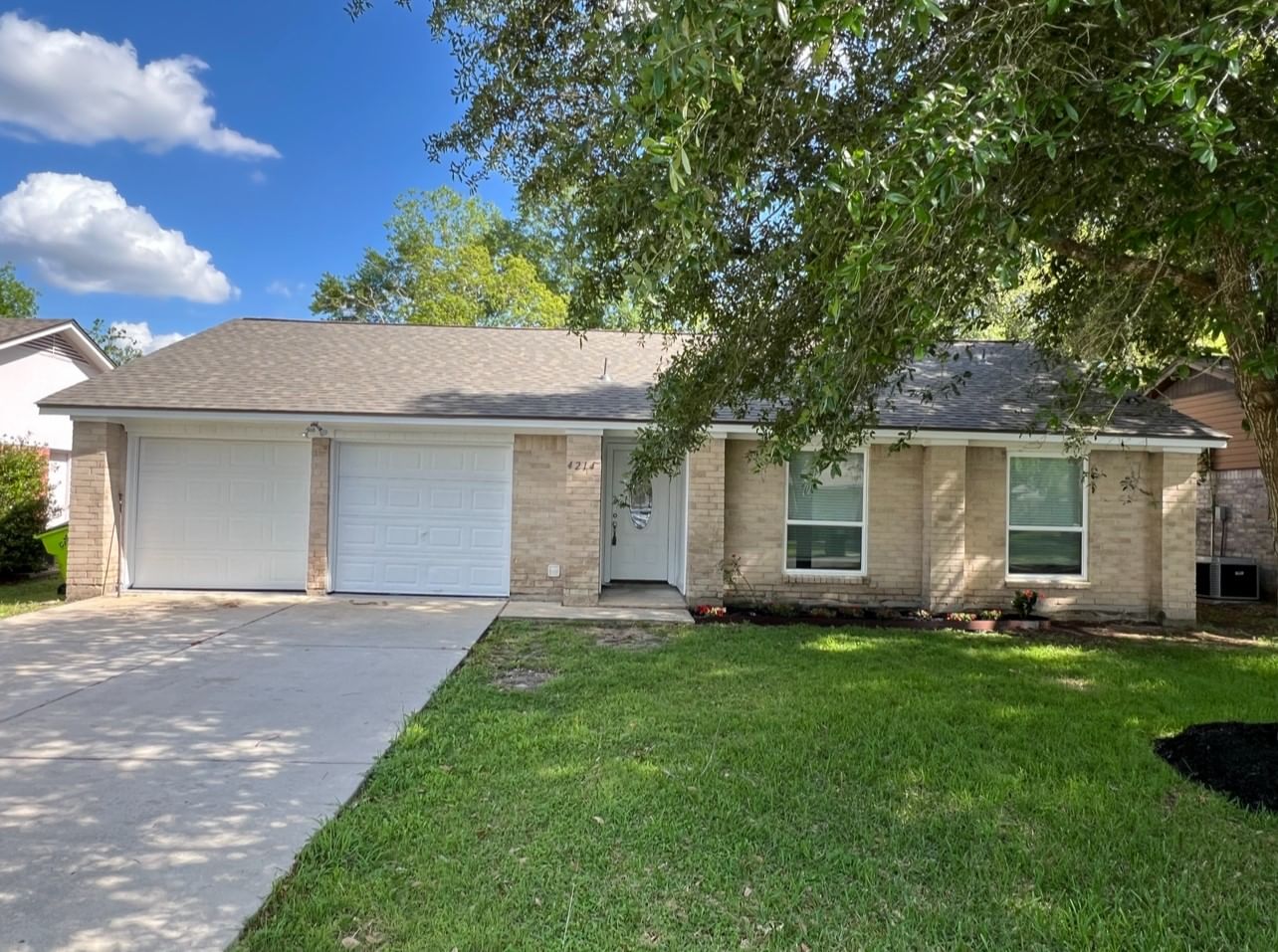 Real estate property located at 4214 Junker, Fort Bend, Freeway Manor Sec 2, Rosenberg, TX, US