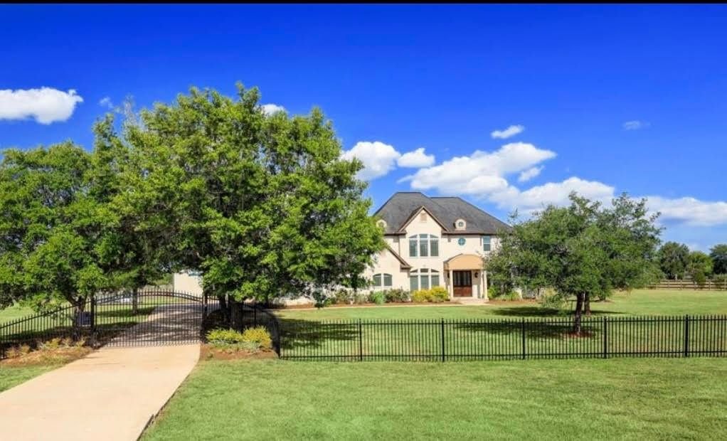 Real estate property located at 1906 Man O War, Fort Bend, Grand River, Richmond, TX, US