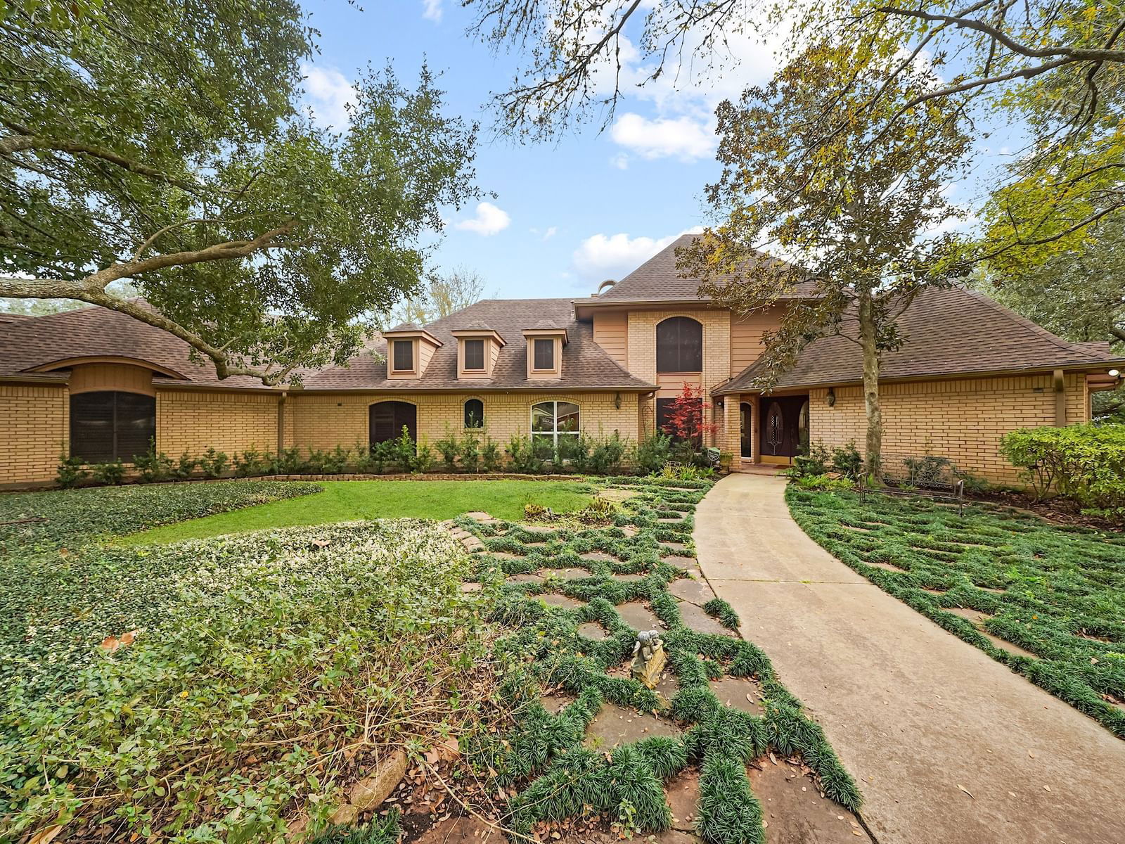 Real estate property located at 1018 Plantation Meadows, Fort Bend, Plantation Meadows, Richmond, TX, US