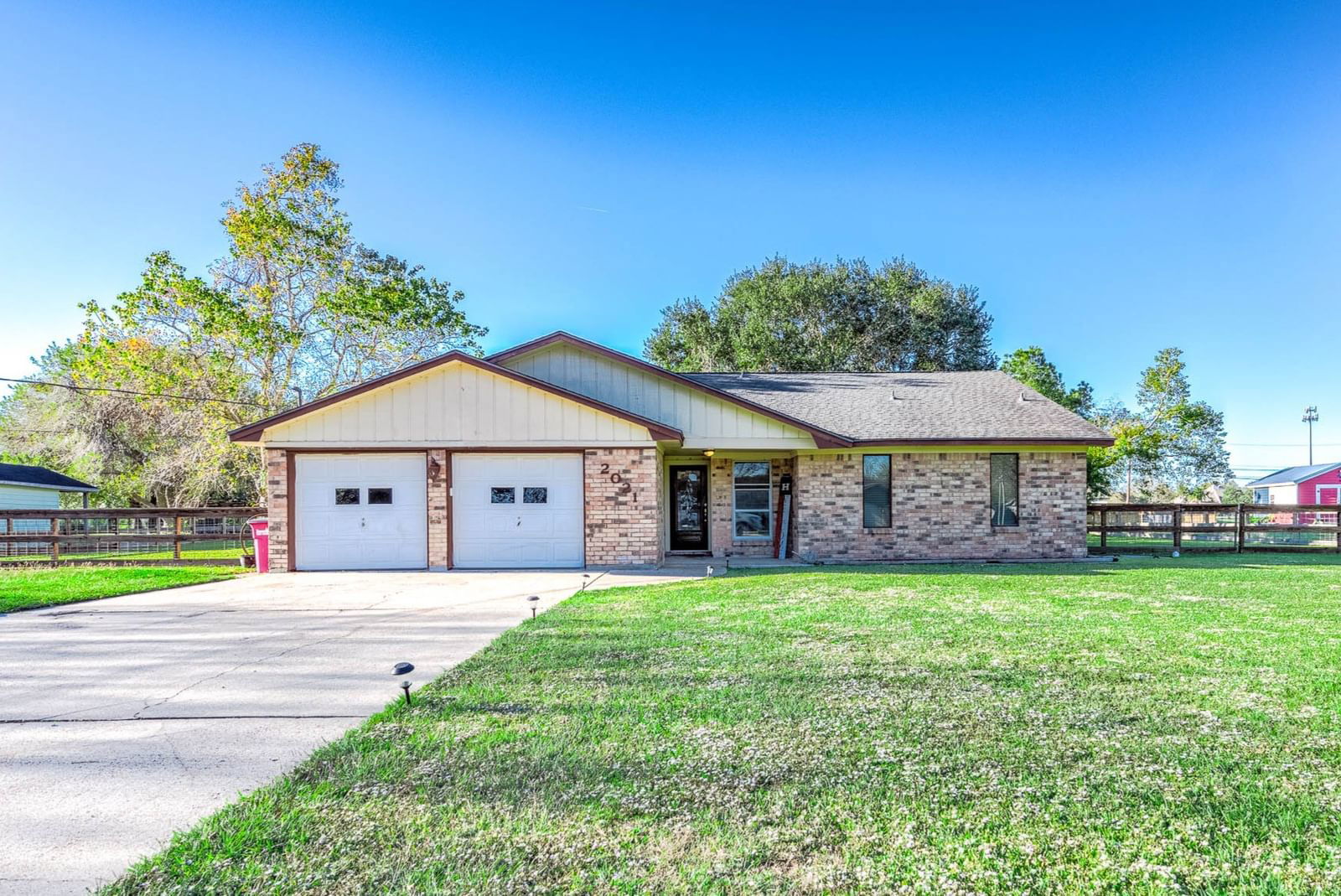 Real estate property located at 2021 County Road 966, Brazoria, Heights Ridge Sec 2-4, Alvin, TX, US