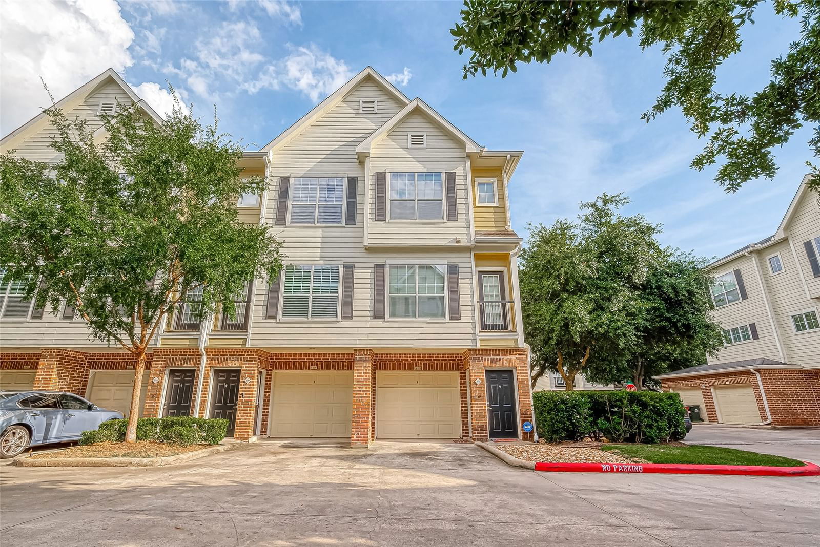 Real estate property located at 9200 Westheimer #308, Harris, Piney Point Place Condo, Houston, TX, US