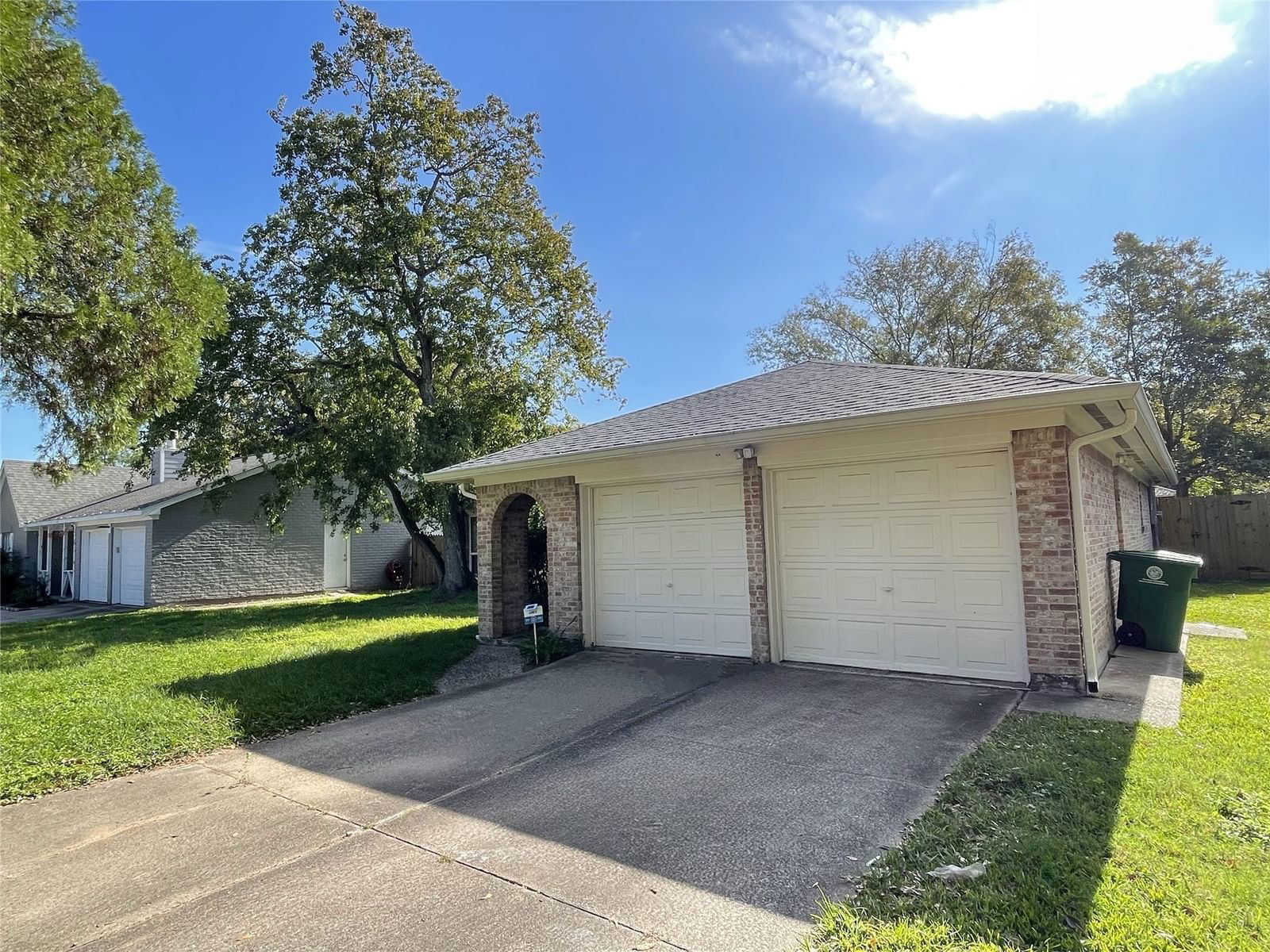 Real estate property located at 12219 South, Harris, Huntington Village Sec 01, Houston, TX, US