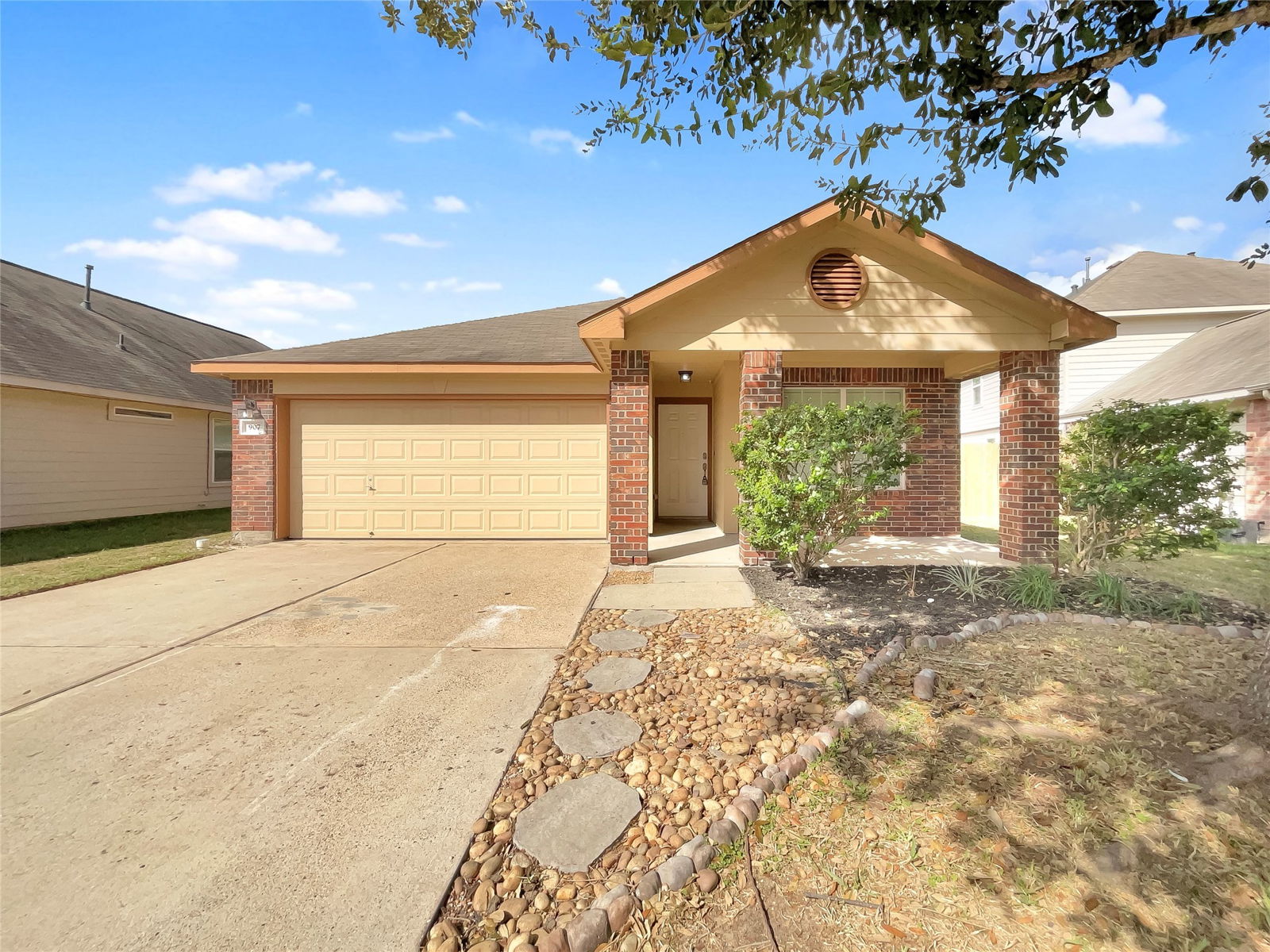 Real estate property located at 907 Running Creek, Harris, Apache Mdws Sec 01, Baytown, TX, US
