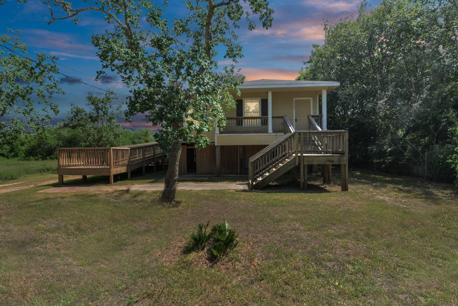 Real estate property located at 5709 Highway 6, Galveston, Hitchcock, TX, US