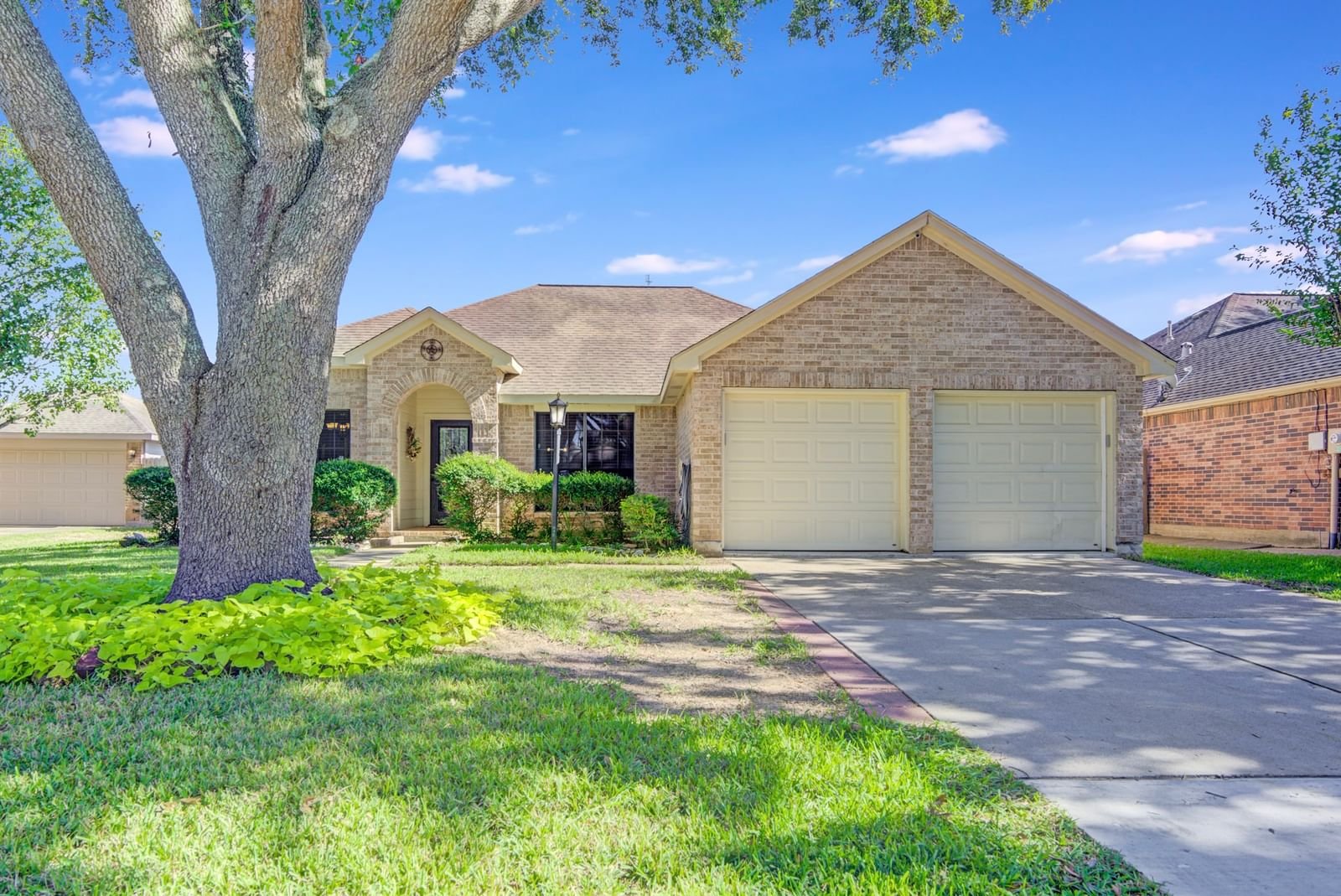 Real estate property located at 1328 Deer Ridge, Galveston, The Oaks Of Clear Creek Sec 2, League City, TX, US