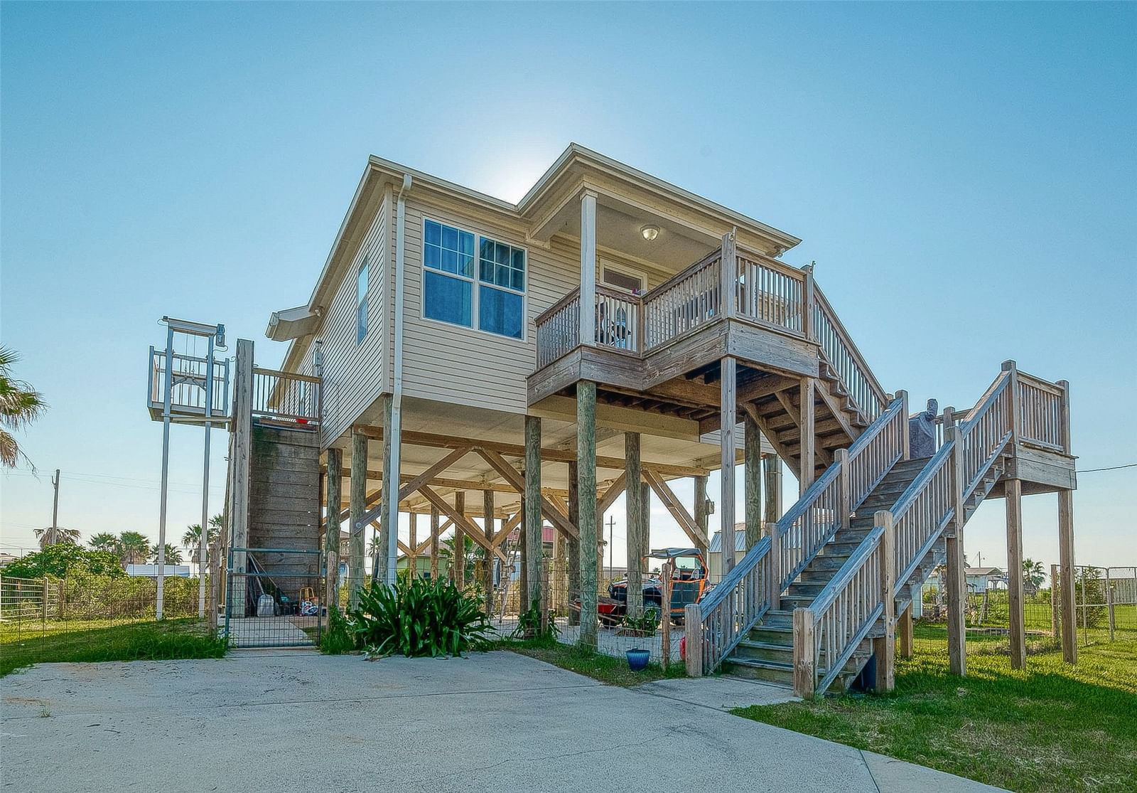 Real estate property located at 1021 Dolphin, Galveston, Bayview Add, Gilchrist, TX, US