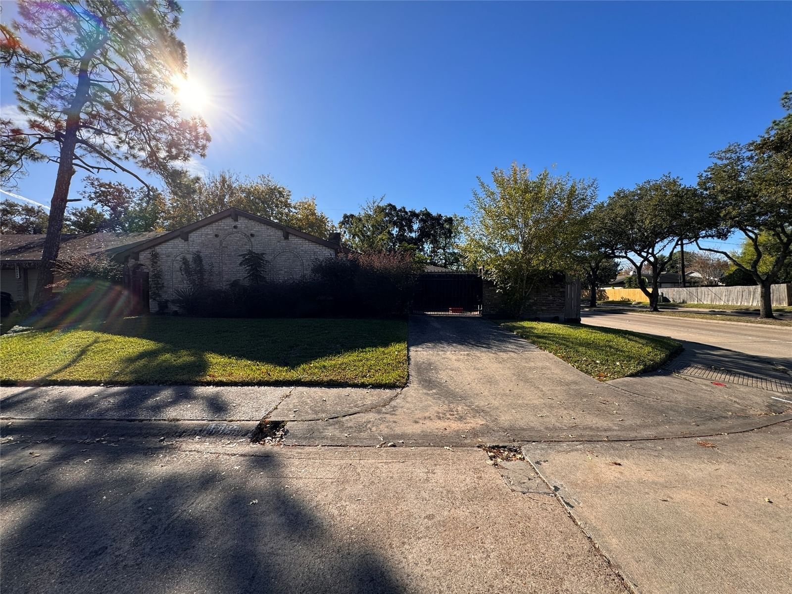 Real estate property located at 15343 Willowwind, Harris, Fondren Park Sec 05, Houston, TX, US