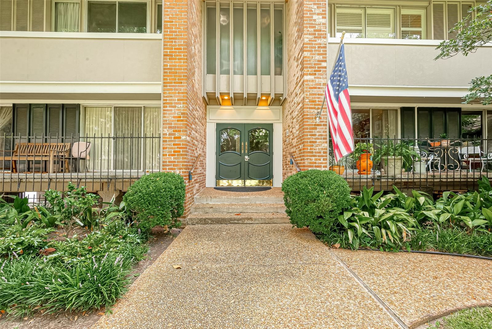 Real estate property located at 642 Ripple Creek #642, Harris, Woodway Glen T/H Condo, Houston, TX, US