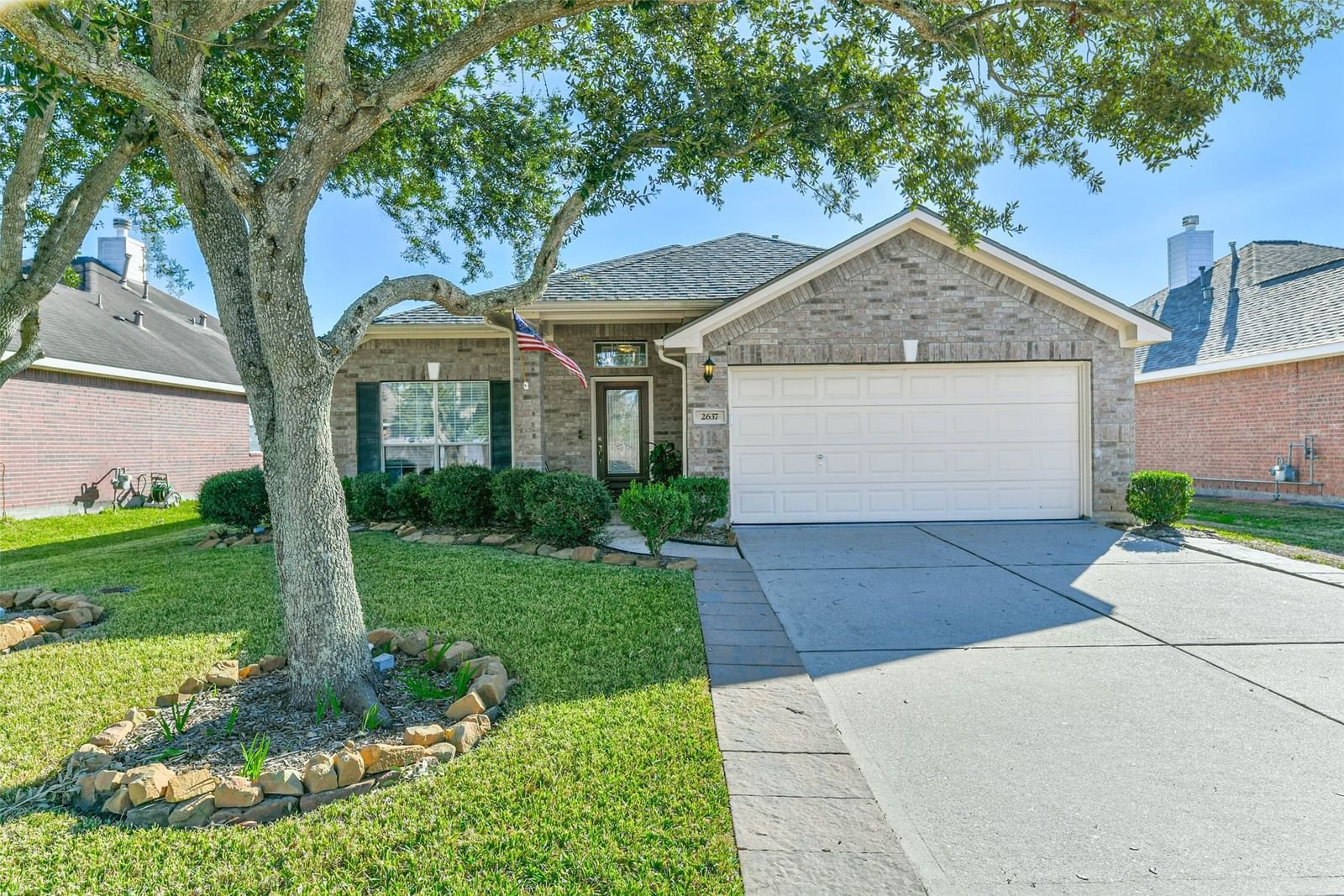 Real estate property located at 2637 Brown Pelican, Galveston, Brittany Lakes Sec 9 2004, League City, TX, US