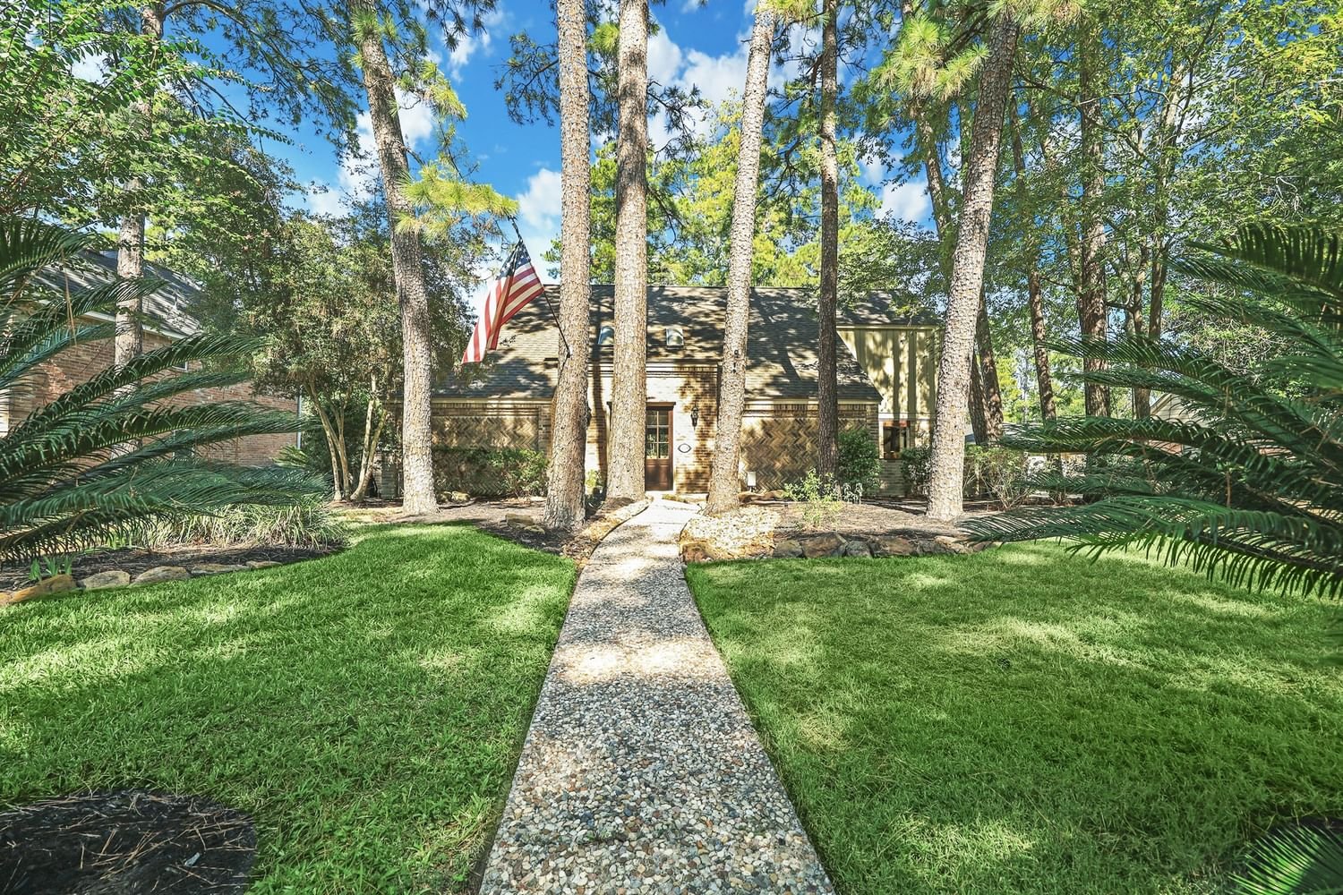 Real estate property located at 1334 Trailwood Village, Harris, Houston, TX, US