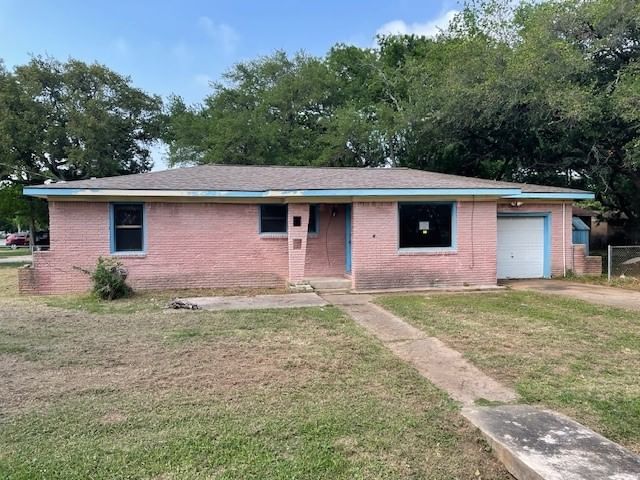 Real estate property located at 300 Dorsett, Brazoria, Clyne, Clute, TX, US