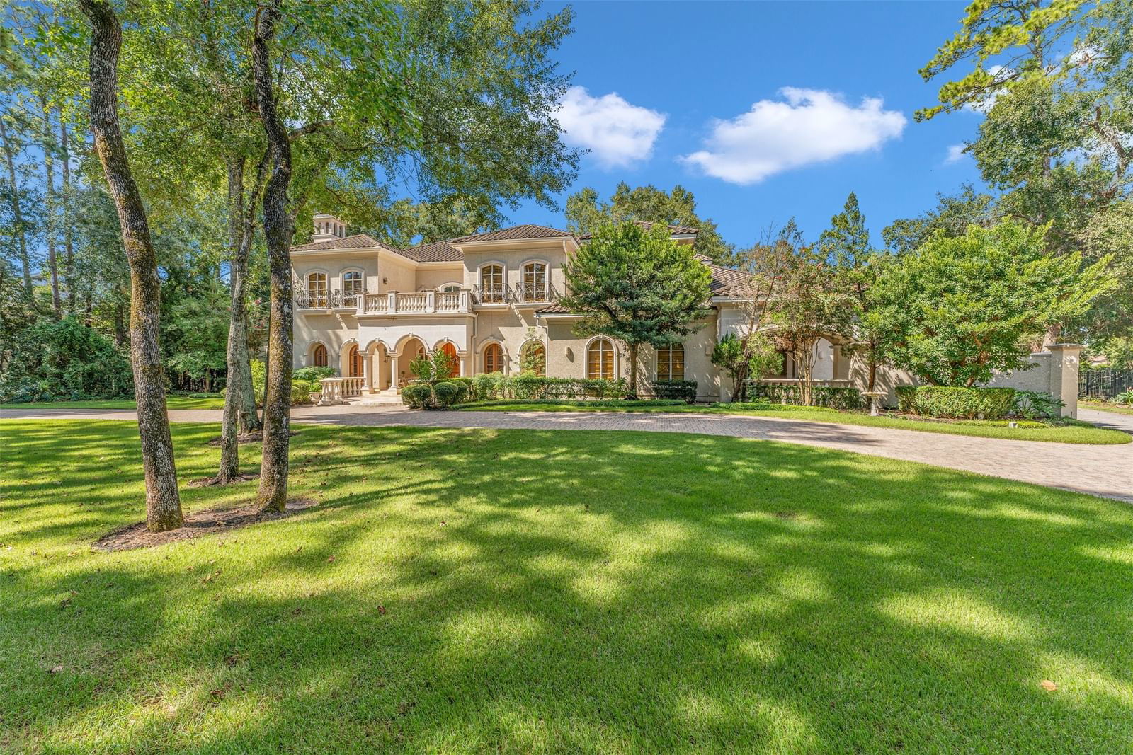 Real estate property located at 19 Netherfield, Montgomery, Carlton Woods, The Woodlands, TX, US