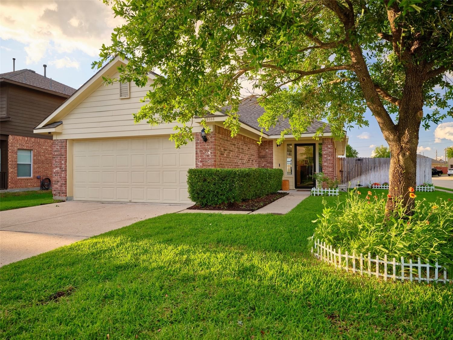 Real estate property located at 10806 Elgar, Harris, Ashford Place, Tomball, TX, US