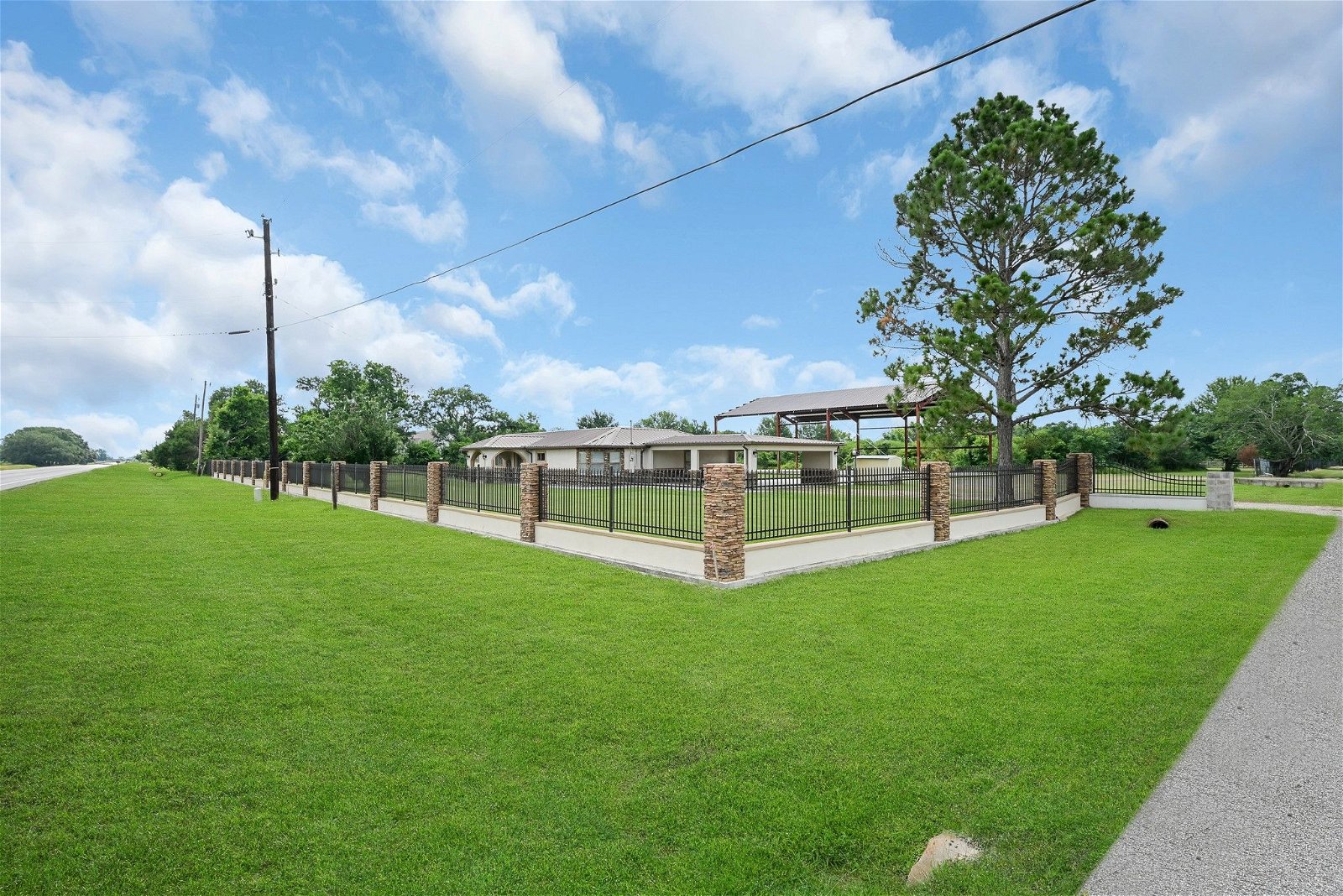 Real estate property located at 2114 Penny Lake, Fort Bend, Wallis, TX, US