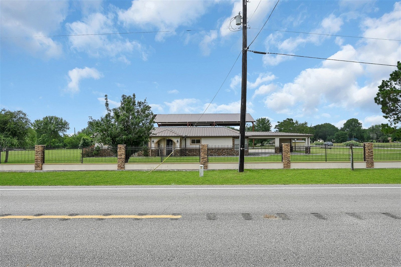 Real estate property located at 2114 Penny Lake, Fort Bend, Wallis, TX, US