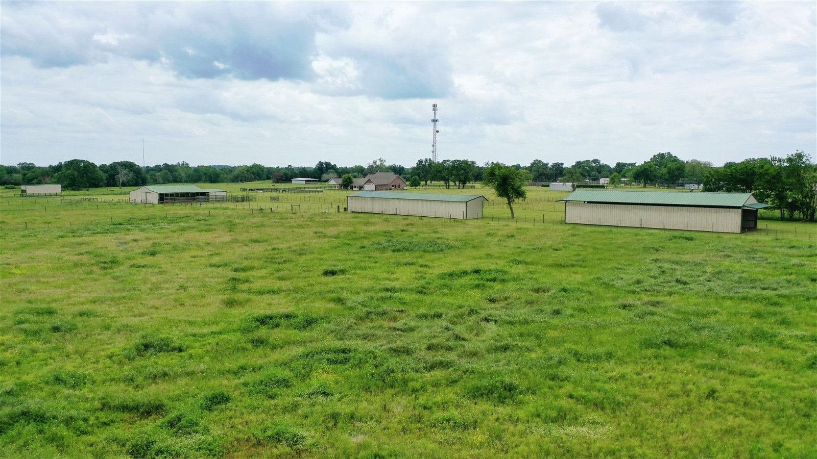 Real estate property located at 9500 Old San Antonio Road, Madison, Midway, TX, US