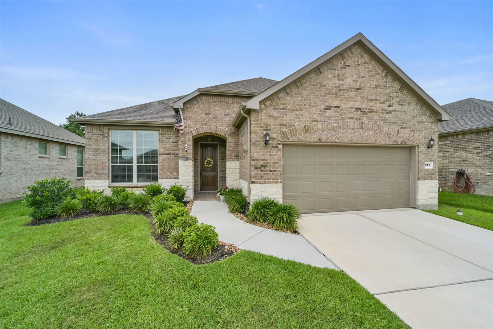 Real estate property located at 228 Spotted Saddle, Montgomery, Del Webb The Woodlands, Spring, TX, US