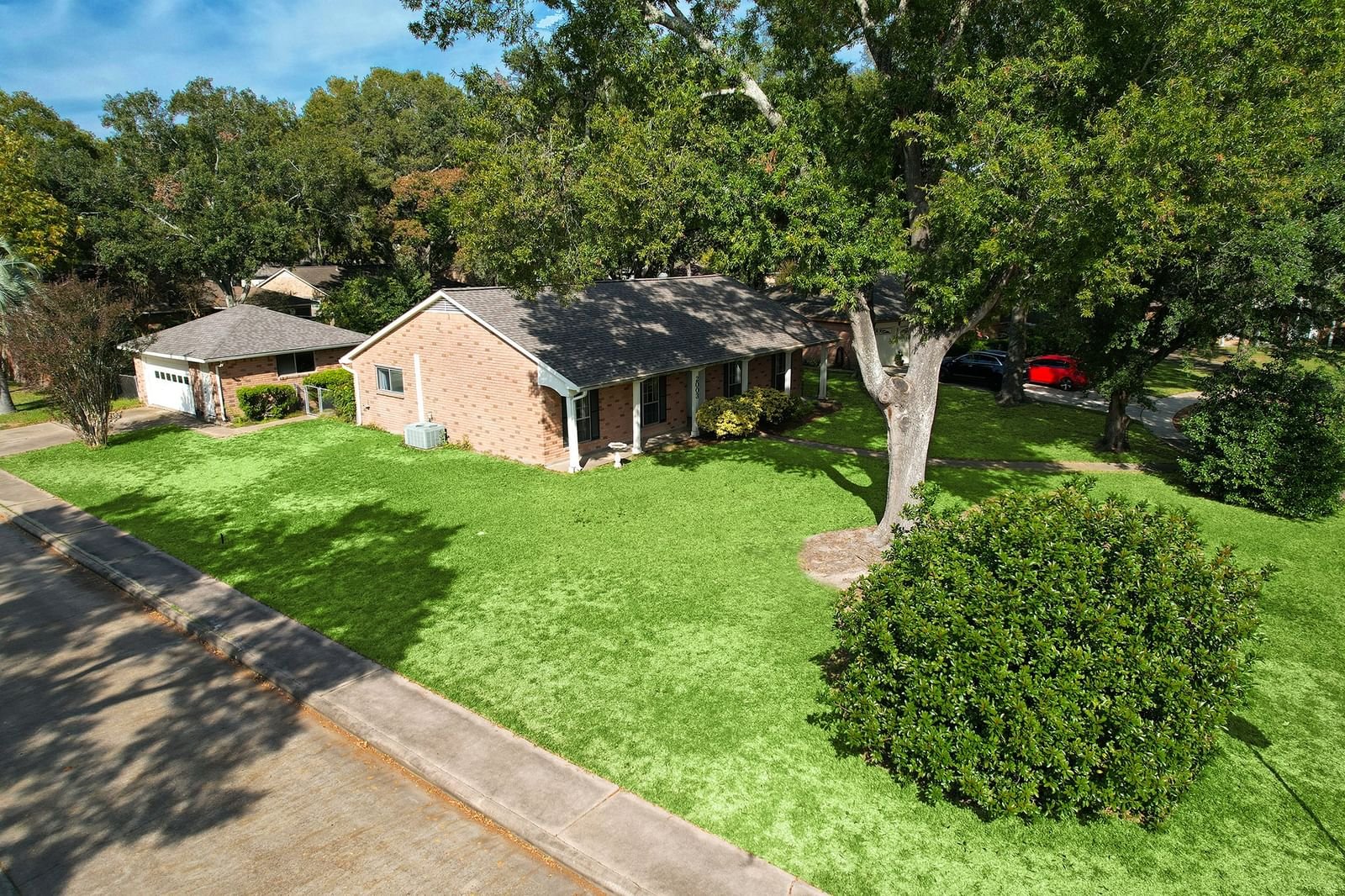 Real estate property located at 2003 Silverpines, Harris, Clear Lake City Sec 03, Houston, TX, US